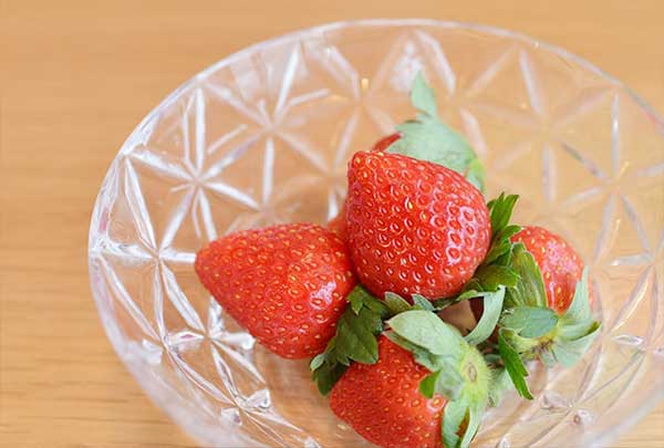 美味しいイチゴを見分けて、食べ方いろいろ。～甘美なイチゴの食し方～