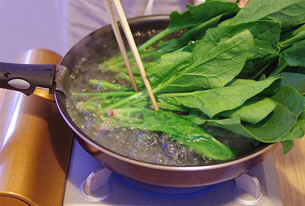 元気印の代表野菜、ほうれん草のゆで方